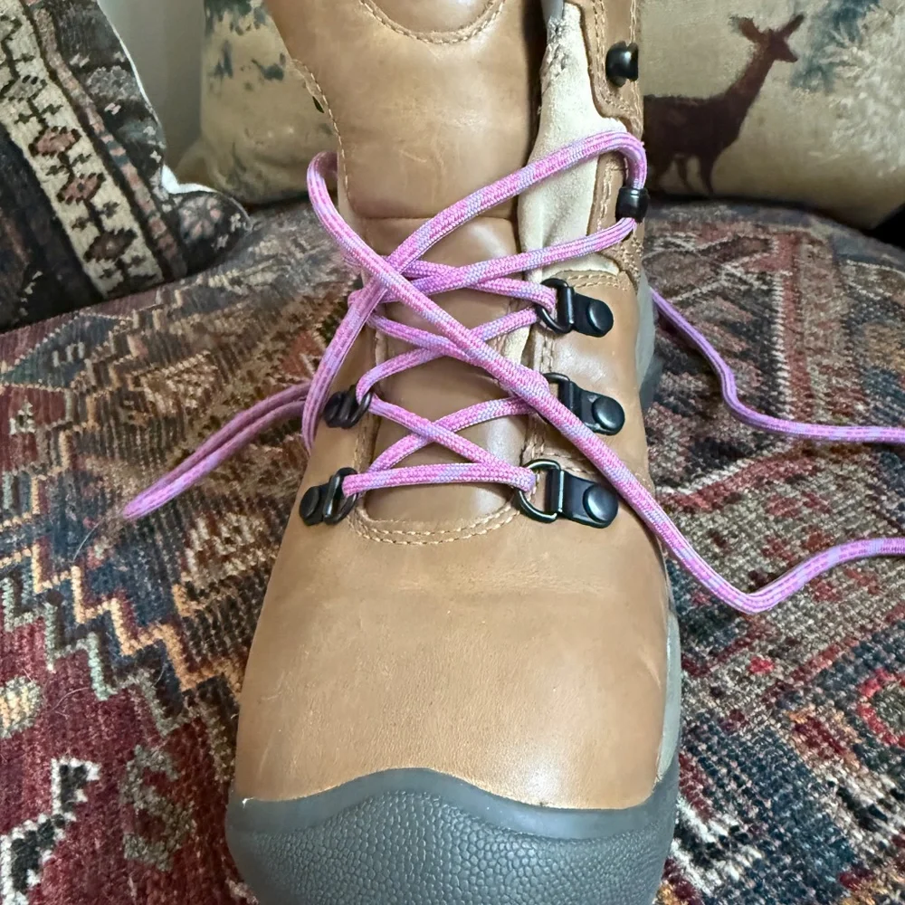 KEEN "Pyrenees" Never Worn NWT Hiking Boots - Picture 4 of 10